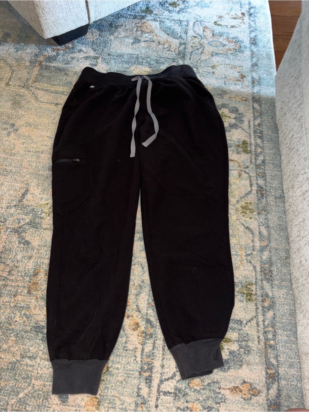Women’s Black figs Jogger. Regular waisted petite